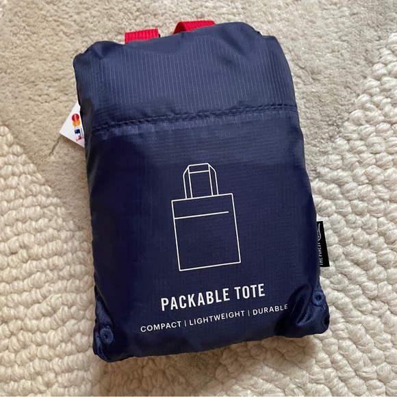 NWT Herschel Supply MLB packable tote - Picture 4 of 8